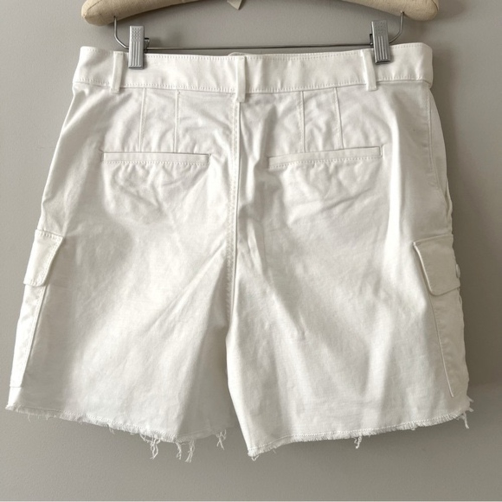 ☘️ LOFT ANN TAYLOR White Cargo High-Rise Bermuda Shorts - Picture 2 of 10
